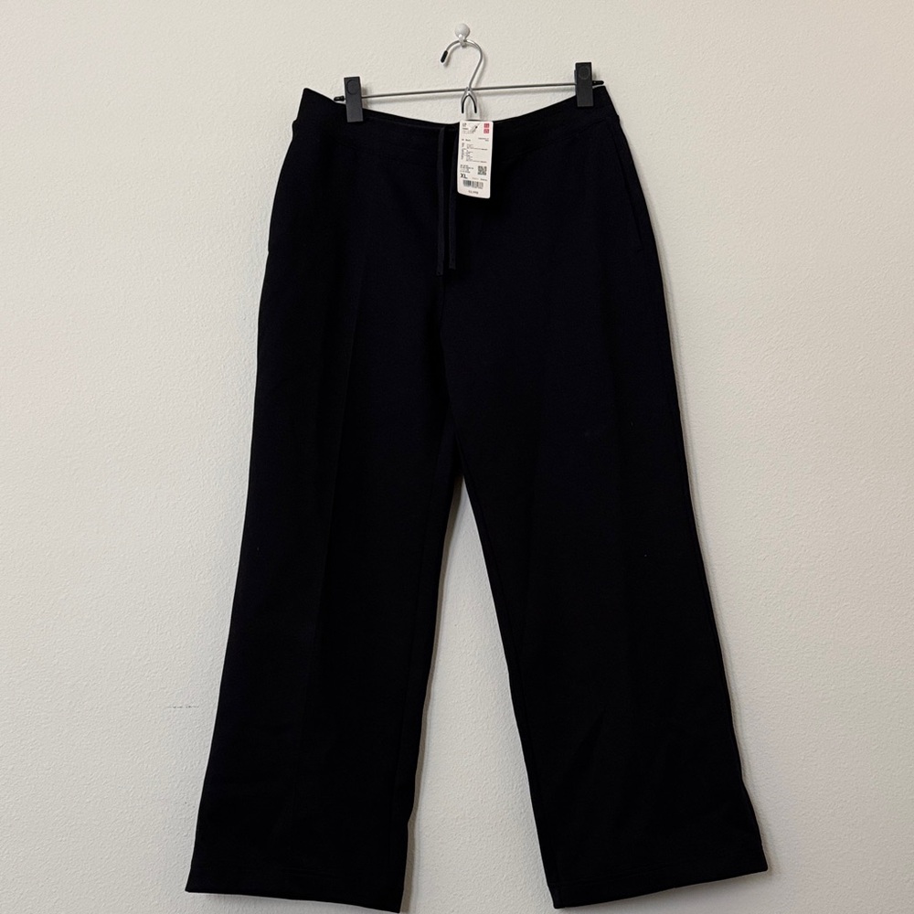 Uniqlo Women's Black Straight Leg Pants